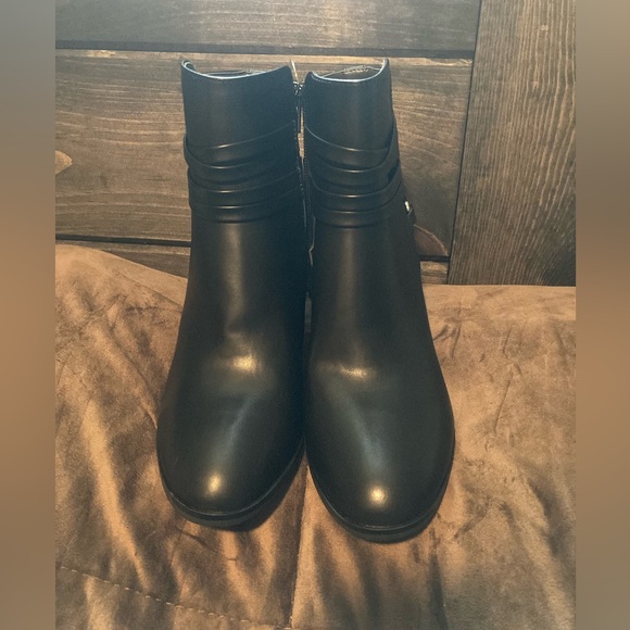 White Mountain brand, new without tags, black heeled boot, multiple sizes - Picture 12 of 13